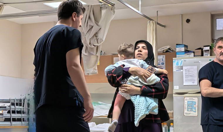 Bursa'da 2 yaşındaki çocuğun üzerine çaydanlık devrildi!