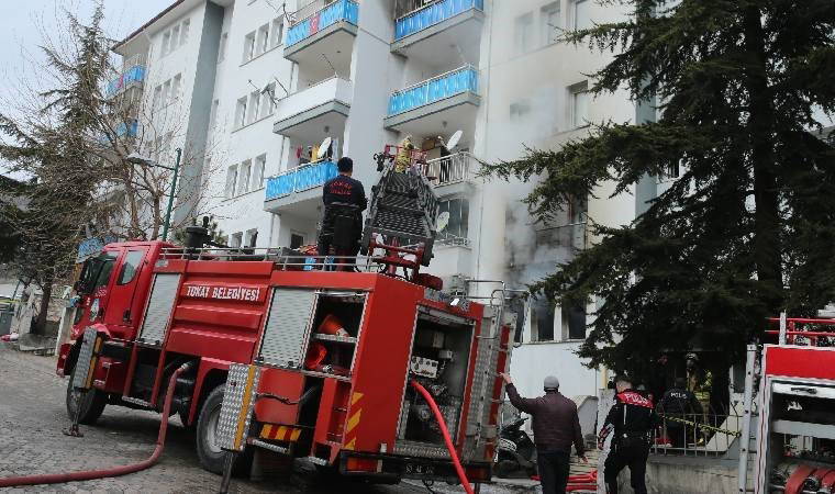 Tokat'ta korkutan yangın... 3 kişi hastaneye kaldırıldı!