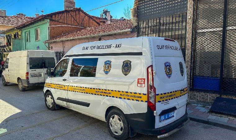 Oğlu tarafından sırtından bıçaklanmıştı... Kurtarılamadı!