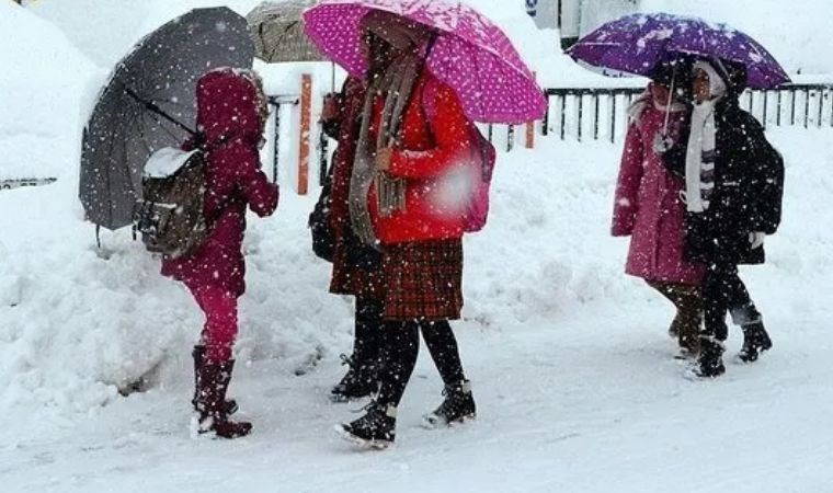 Yarın (12 Şubat) İstanbul'da okullar tatil mi? Yarın İstanbul'da hangi ilçelerde okullar tatil?