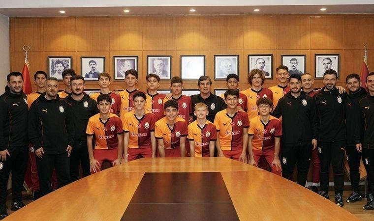 Galatasaray'da akademide 16 imza birden!