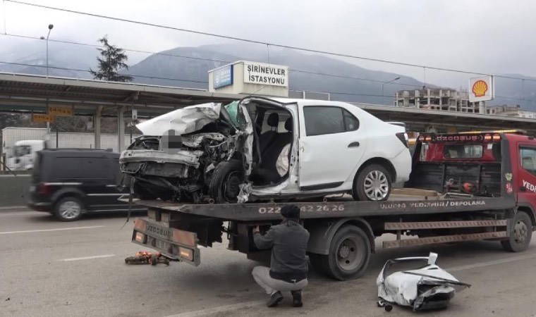 Kontrolden çıkan araç metro istasyonun duvarına çarptı: 1 ölü