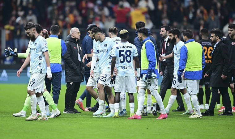 Galatasaray maçında sahadan çekilmişlerdi: Murat Sancak ve Adana Demirspor, PFDK'ye sevk edildi!