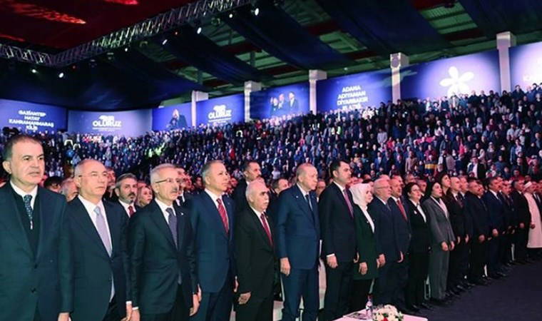 Depremzedeler hala konteynerde yaşarken… Hatay'da anma programına milyonlar harcanmış!