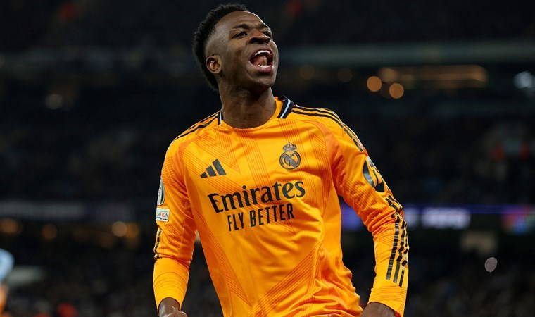 İngiliz taraftarlardan olay pankart