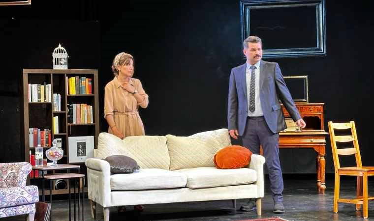 'Boş Çerçeve' tiyatro oyunu Ankara ve İstanbul'da izleyiciyle buluşacak