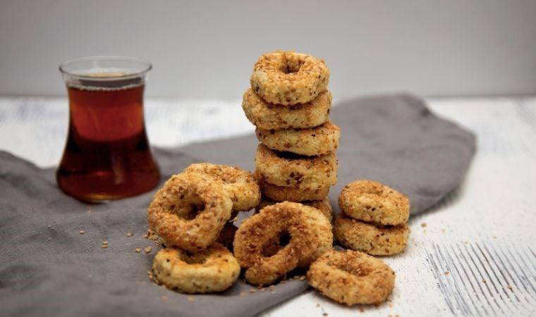 Ağızda dağılan enfes lezzet: Kıyır kıyır kandil simidi tarifi