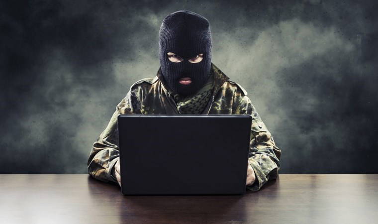 Google'ın eski CEO'sundan flaş açıklama: 'Yapay zeka destekli terör' tehlikesi büyüyor