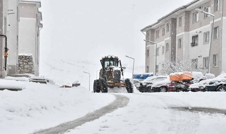 Malatya'da 320 mahalle yolu kardan kapandı