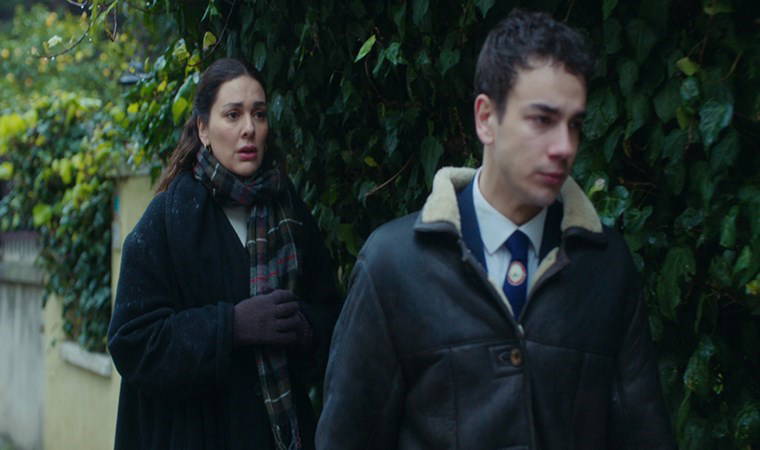 Annem Ankara'da Sezen Aksu'nun Ferdi Tayfur'a ithafen okuduğu 'Bana Sor' şarkısı ilk kez yayınlandı