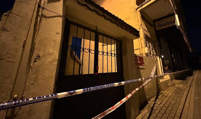 Üsküdar'da hareketli gece: Toprak kayması nedeniyle 2 bina boşaltıldı