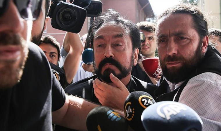 Adnan Oktar yeniden hakim karşısında: 'Devlet beni iyi tanır, devlet bazen sevdiği insanı hapse sokar'