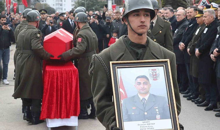 Şehit uzman çavuş İzmir’de son yolculuğuna uğurlandı