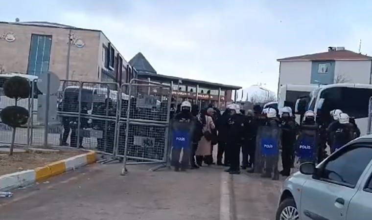 Van'da kayyum kararına tepki gösterenlere müdahale: 127 gözaltı