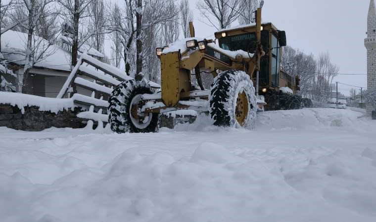 Bingöl'de kardan kapanan 146 köy yolu açıldı