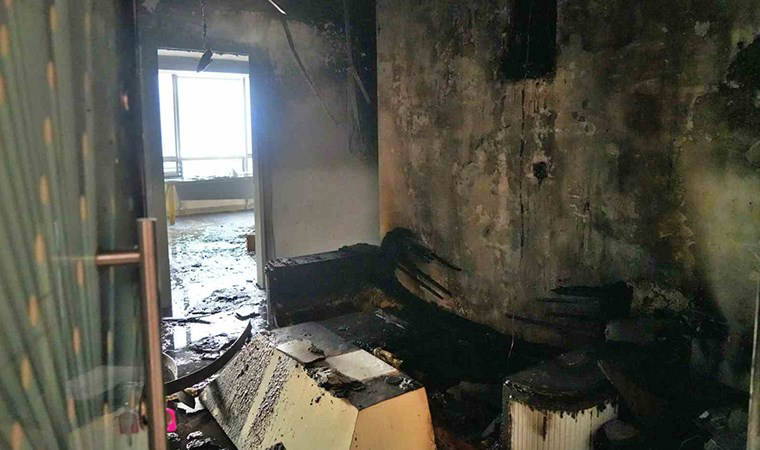 Antalya'da ofiste yangın paniği: Tam 1 buçuk milyon TL'lik mal kaybı!