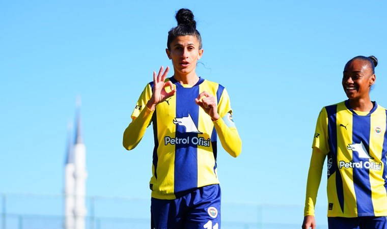 Yağmur Uraz, Türk futbol tarihine geçti!