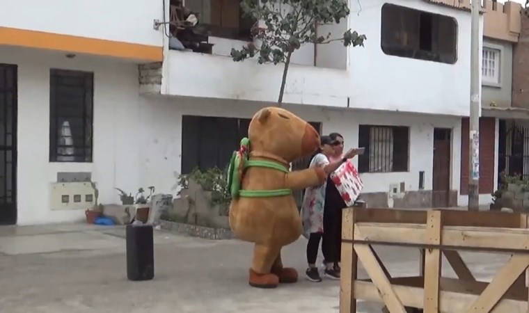 Polisten uyuşturucu tacirine 'kostümlü' baskın