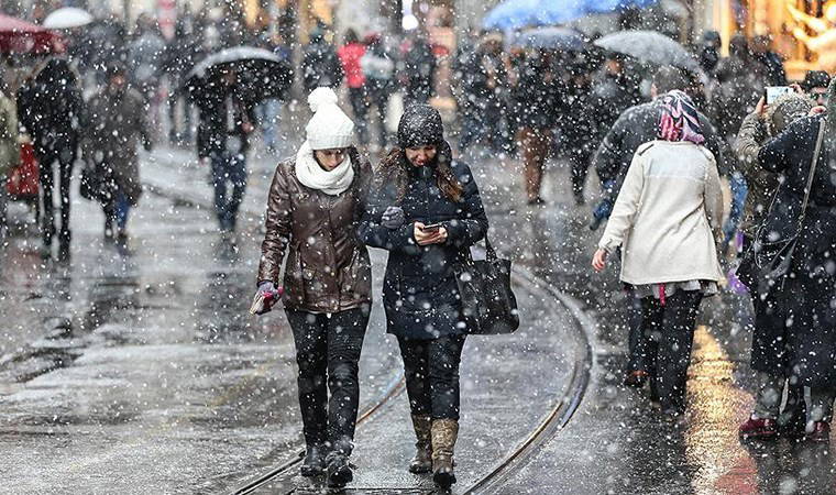 İstanbul için yeniden 'kar' alarmı! Meteoroloji uzmanı tarih verdi: '10 santimi geçebilir'
