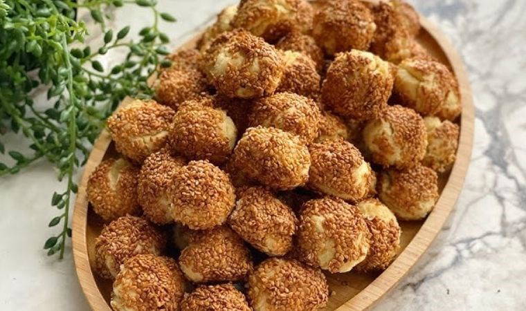 Pastane usulü susamlı top tarifi