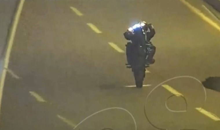 Motosikletle akrobasi yaptı, ehliyeti iptal edildi