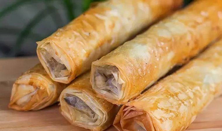 Hem pratik hem lezzetli: Patlıcanlı kalem börek tarifi