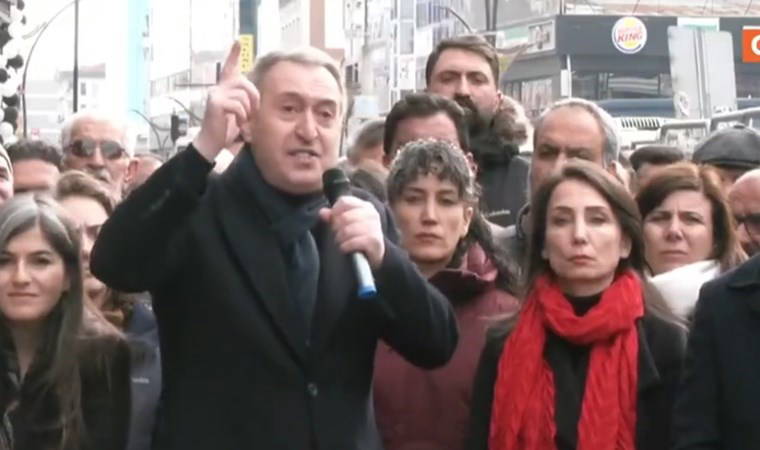 Tuncer Bakırhan'dan 'Van' tepkisi: 'Abdullah Öcalan çözüm için uğraşırken beyefendiler kayyum atıyor'