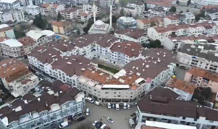 Yer sahipleri dükkanlara kilitlerini kırıp girdi