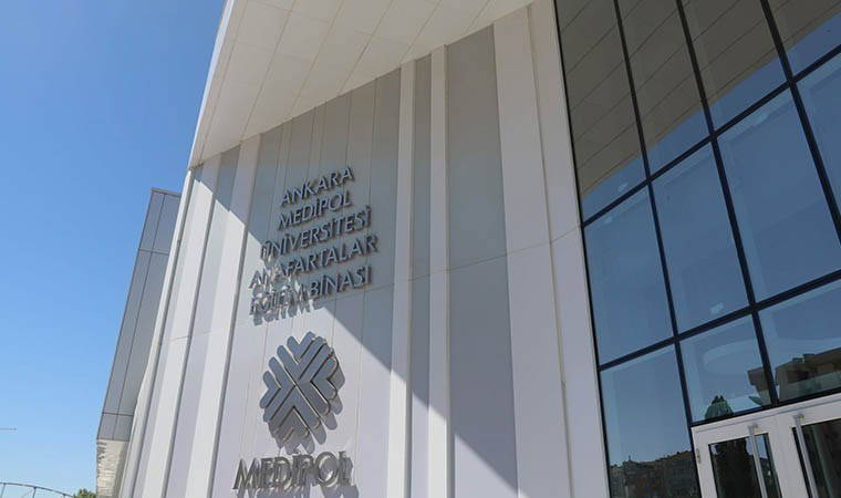 'Makam aracında uyuşturucu' iddiasına yanıt: 'Yeni rektörümüzün göreve başlamasıyla işten çıkarıldı'