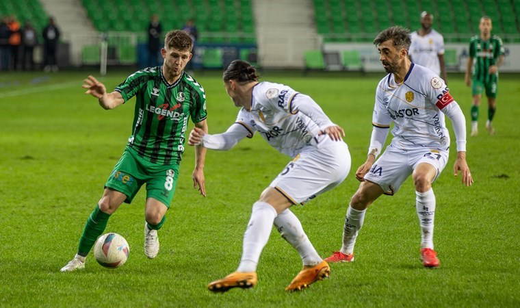 İki kırmızı kartın çıktığı maçta kazanan yok!