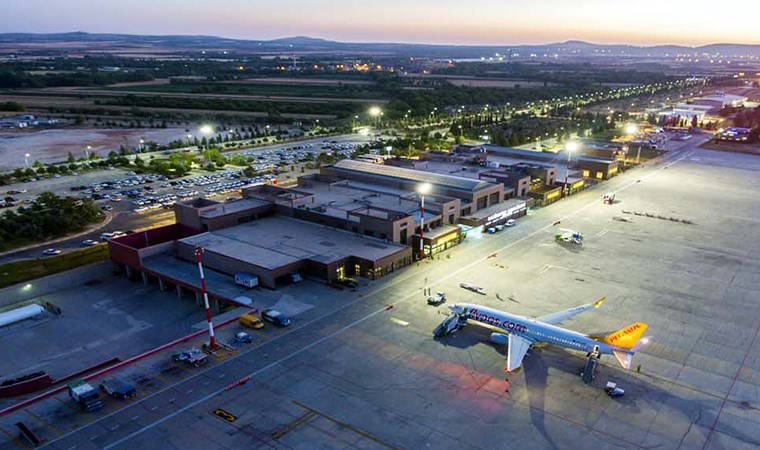 'Tanımlanamayan cisim' paniği sonrası Gaziantep Havalimanı'nda uçuşlar yeniden başladı