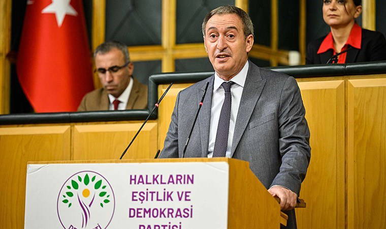 Tuncer Bakırhan kürsüden Erdoğan ve Bahçeli'ye seslendi: 'İktidarınız bu süreci ölü doğum yaptırmak için elinden geleni yapıyor'