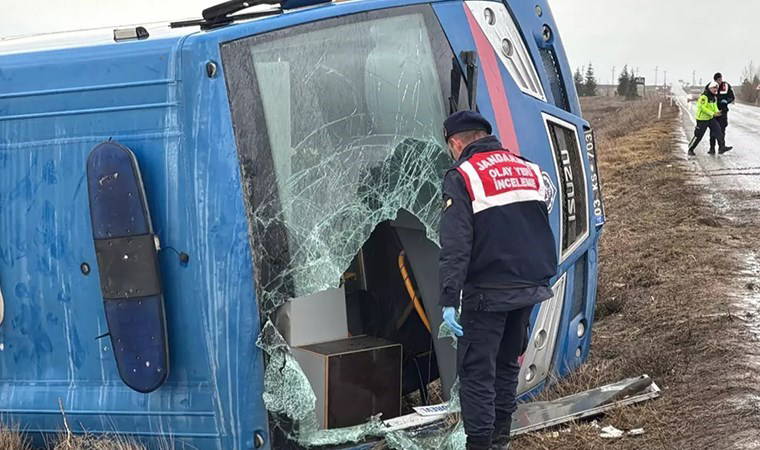 Bolvadin-Çobanlar yolunda cezaevi aracı devrildi: Çok sayıda yaralı!