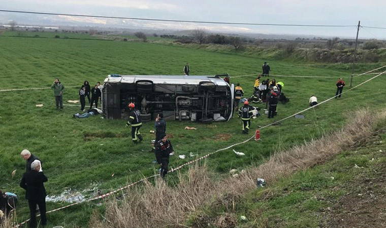 Son Dakika... Denizli’de öğrenci servisi kaza yaptı: Ölü ve yaralılar var!