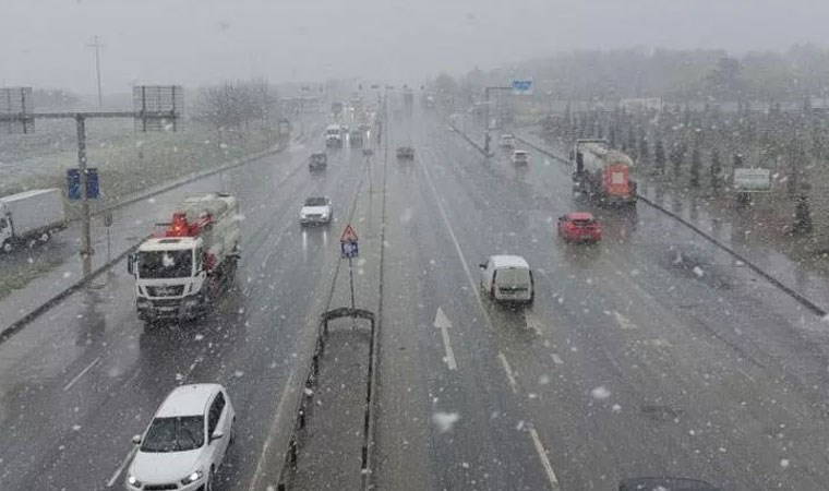 İstanbul’da beklenen kar yağışı başladı