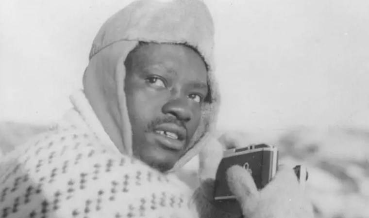 Yılanlardan kaçmak için 8 yıl yolculuk yapıp Grönland'a ulaşan ilk Afrikalı