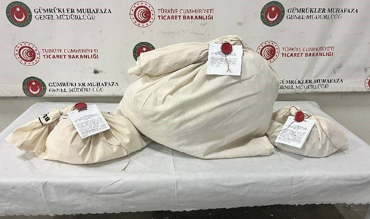 Yurda sokulacaktı... Kapıkule'de 4 kilo 318 gram uyuşturucu yakalandı!