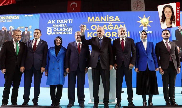 AKP kongresinde dikkat çeken ayrıntı... Erdoğan, CHP'yi 'terör örgütünün sloganını' kullanmakla eleştirdi, sonra FETÖ'den tutuklanan isimle poz verdi