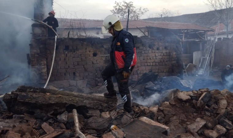 Çorum'da evde çıkan yangında bir kişi hayatını kaybetti