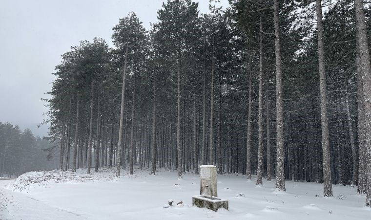 Kazdağları'nda kar yağışı: Sürücüler zor anlar yaşıyor