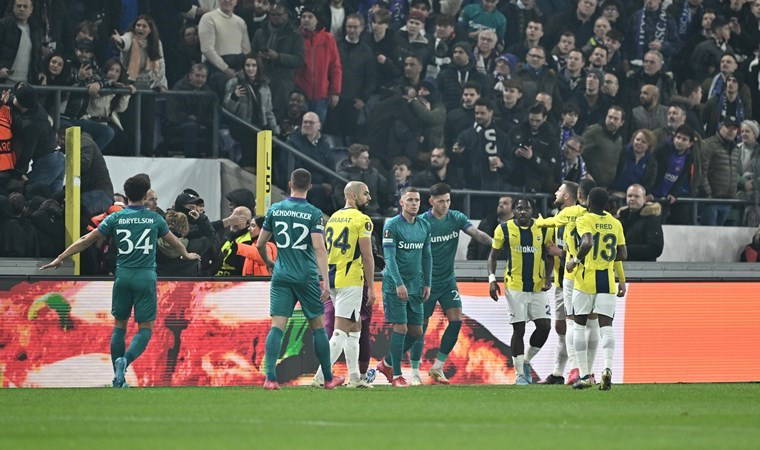 Anderlecht-Fenerbahçe maçı durdu