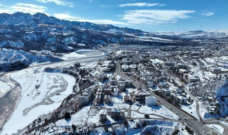 Tunceli'nin kış manzaraları: Munzur ve Pülümür Çayları dronla görüntülendi