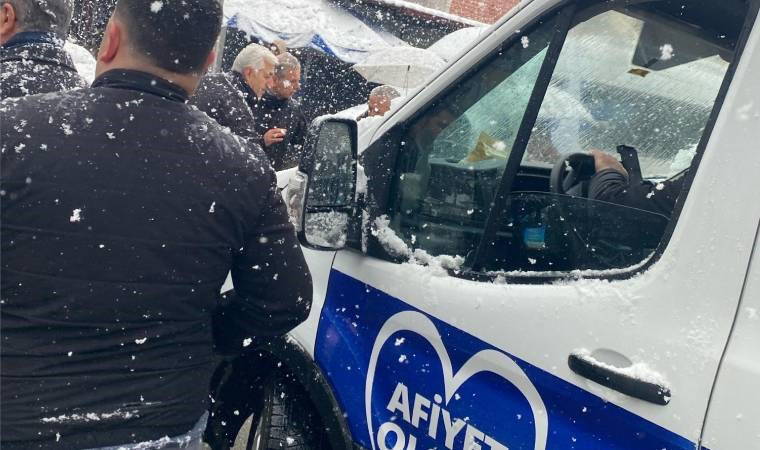 AKP’li belediye, CHP’li İzmit Belediyesi’nin çorba dağıtımını engelledi