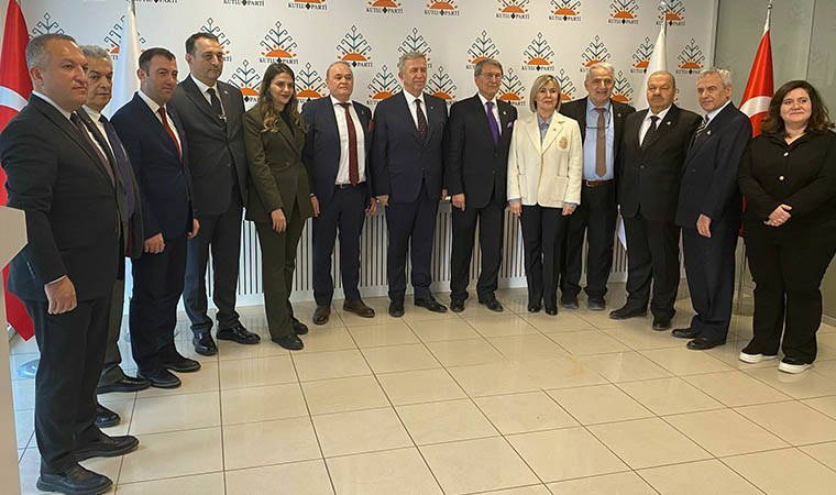 Sosyal medya hesabından paylaştı: Mansur Yavaş'tan dikkat çeken ziyaret