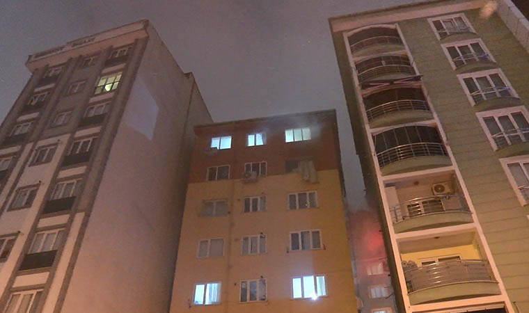 İstanbul'da bir binada yangın: Ekiplerin müdahalesi başladı