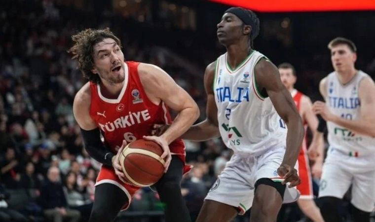 12 Dev Adam, ikincilik için İzlanda deplasmanında