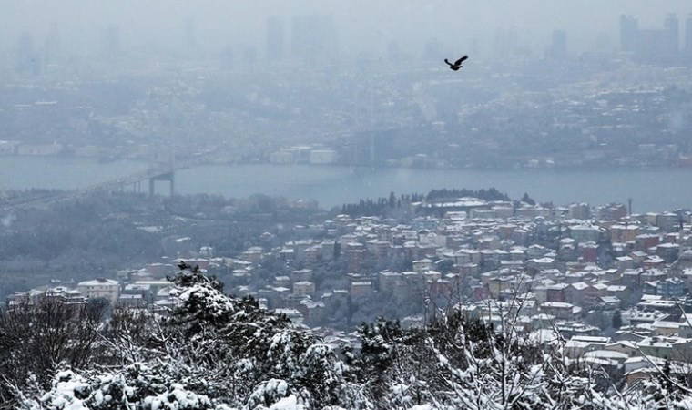 İstanbul'da kar yağışı aralıklarla etkisini sürdürüyor