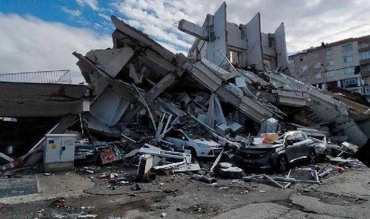 6 Şubat depremlerinde 200 kişinin hayatını kaybettiği davalar: Sanıklar 1 gün bile tutuklu kalmadı