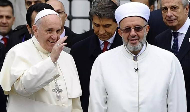 Vatikan: Papa Franciscus'un durumu kritik