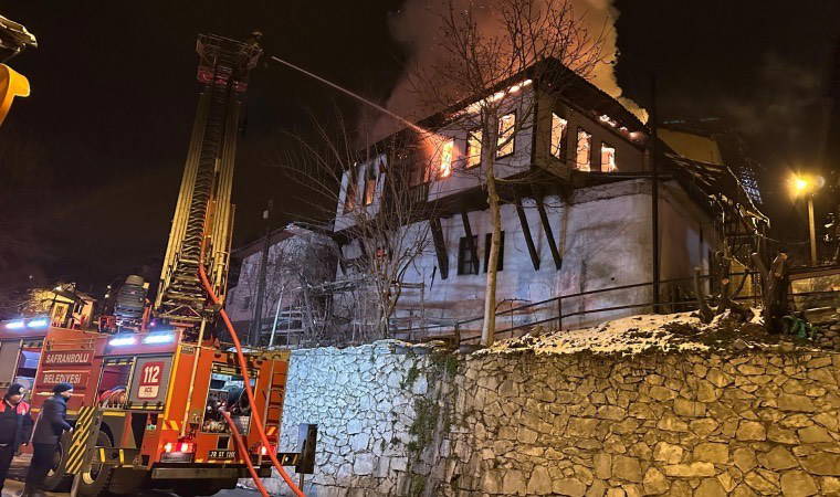 Safranbolu'da 150 yıllık tarihi konakta yangın çıktı